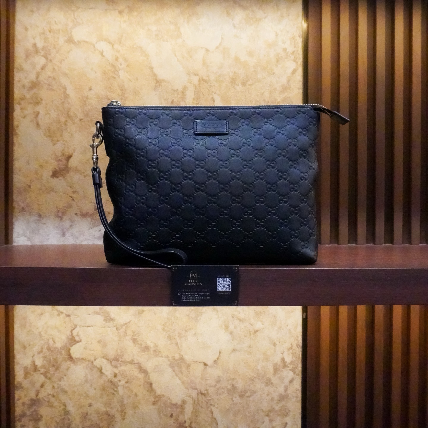 Gucci GG Signature Leather Clutch (new 20jt!