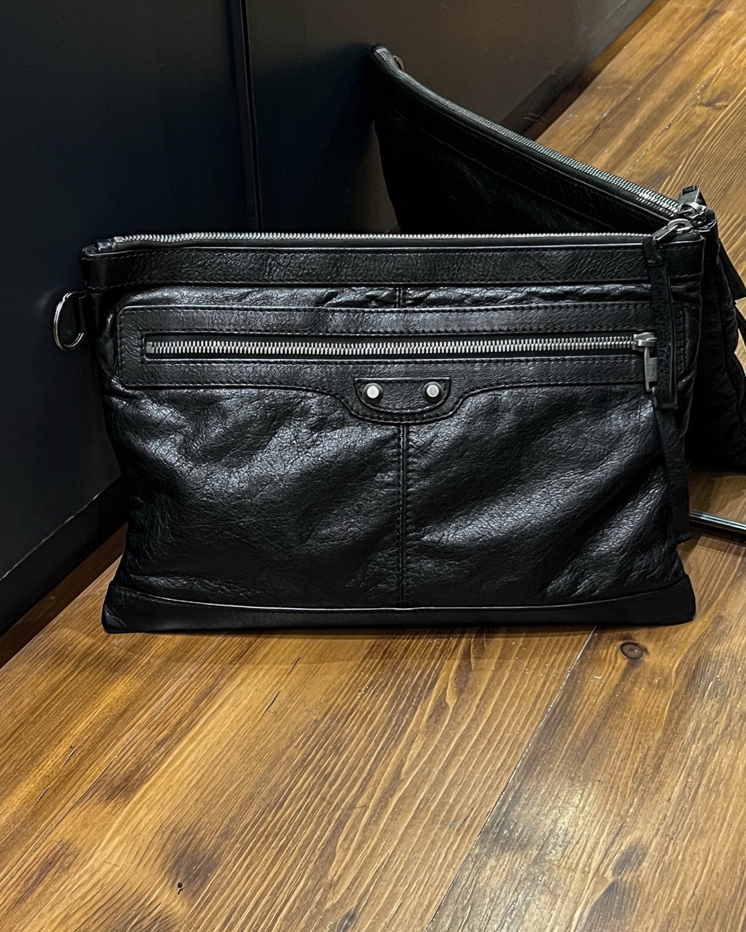 Balenciaga classic leather clutch (new 12jt (SBY)